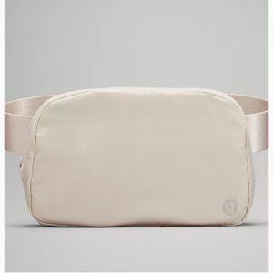 Lululemon Everywhere Belt Bag White Opal 1L
